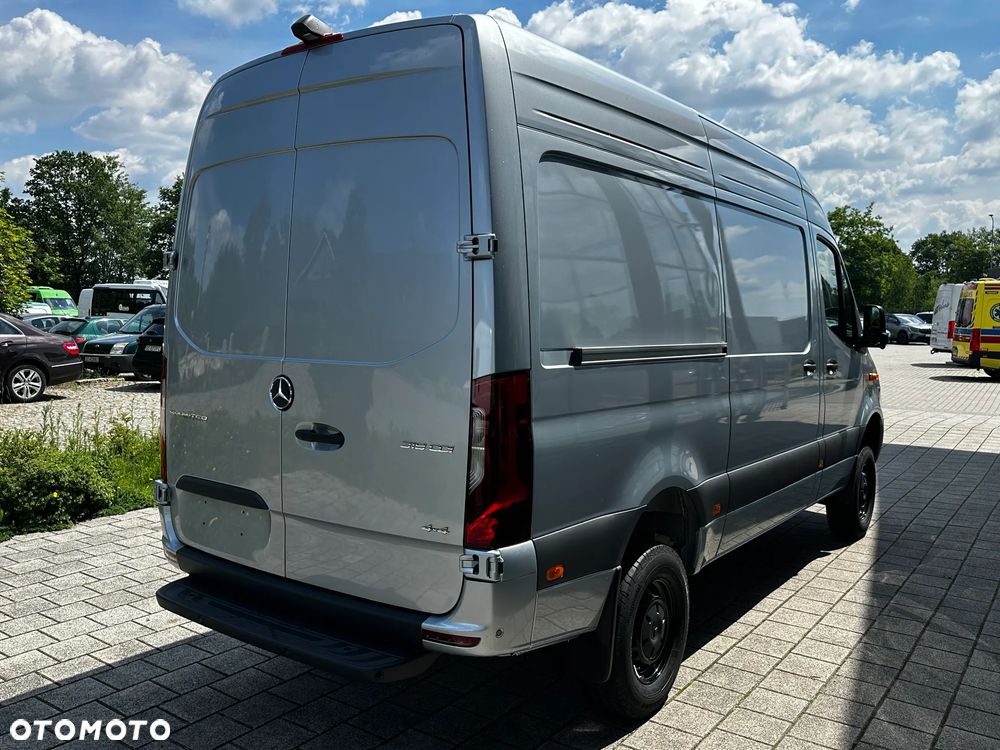 Mercedes-Benz Sprinter - 7
