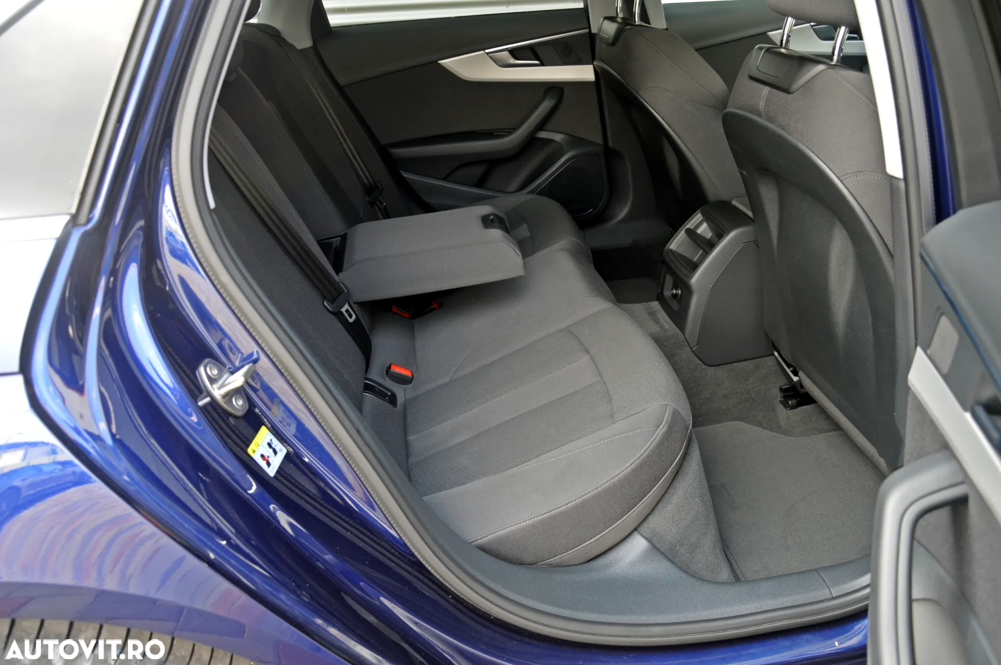 Audi A4 30 TDI S tronic MHEV S Line - 7
