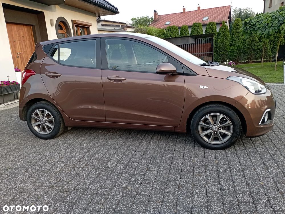 Hyundai i10 1.0 Fifa World Cup Edition - 6
