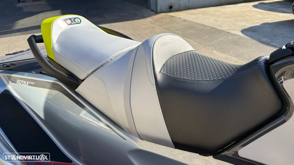 Sea-Doo RXT X 325 - 10