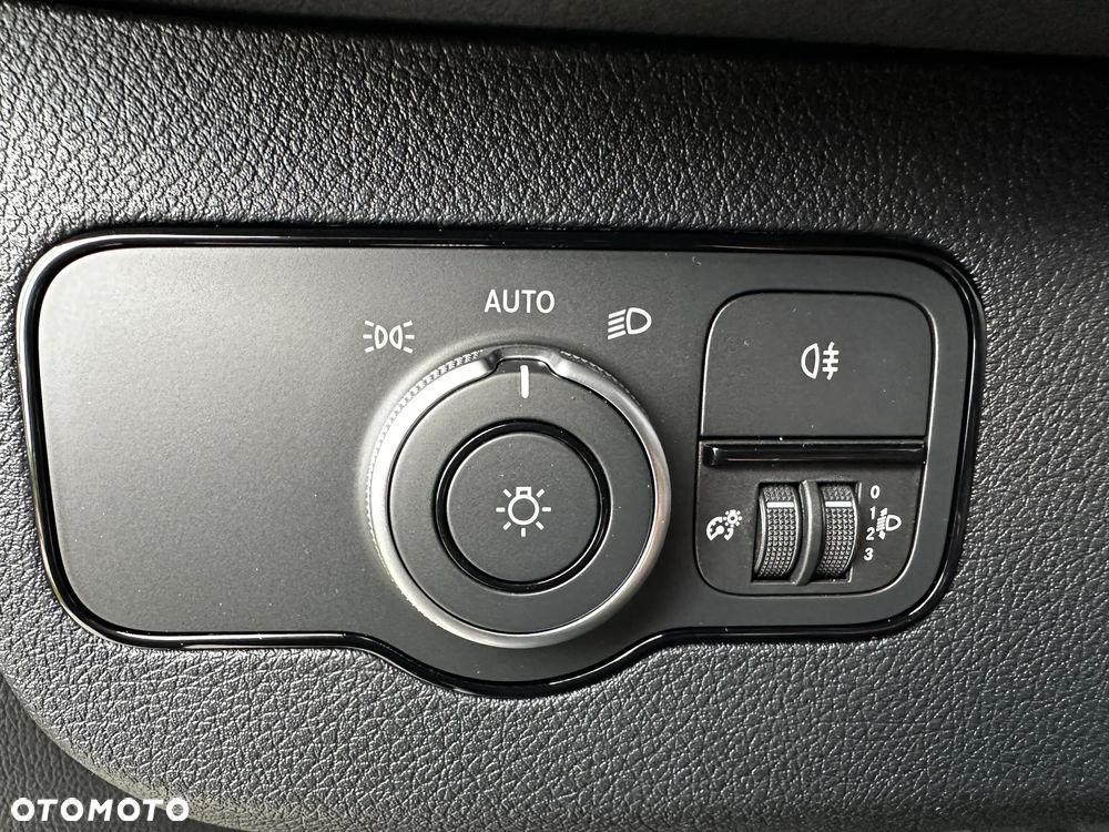 Mercedes-Benz Sprinter - 14