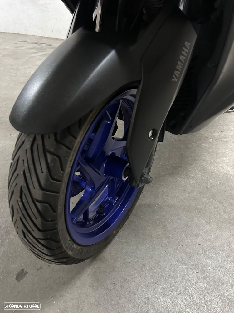 Yamaha X-Max Tech max - 10