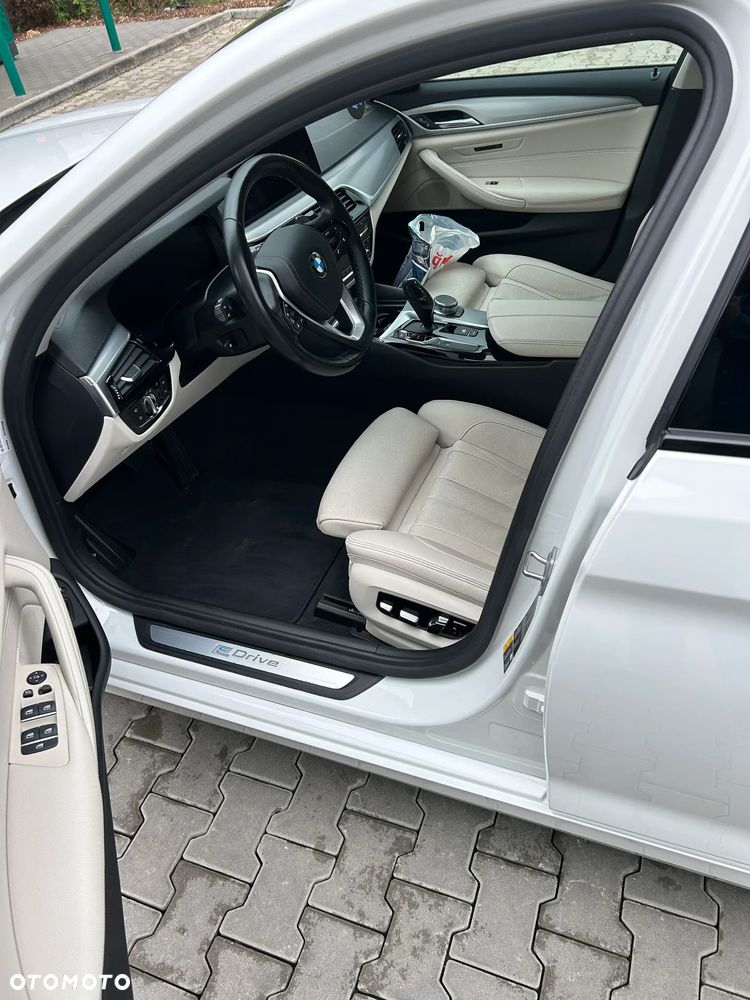 BMW Seria 5 530e iPerformance - 9