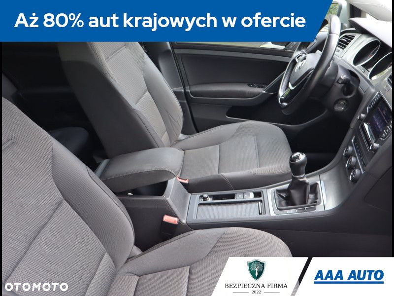 Volkswagen Golf - 10