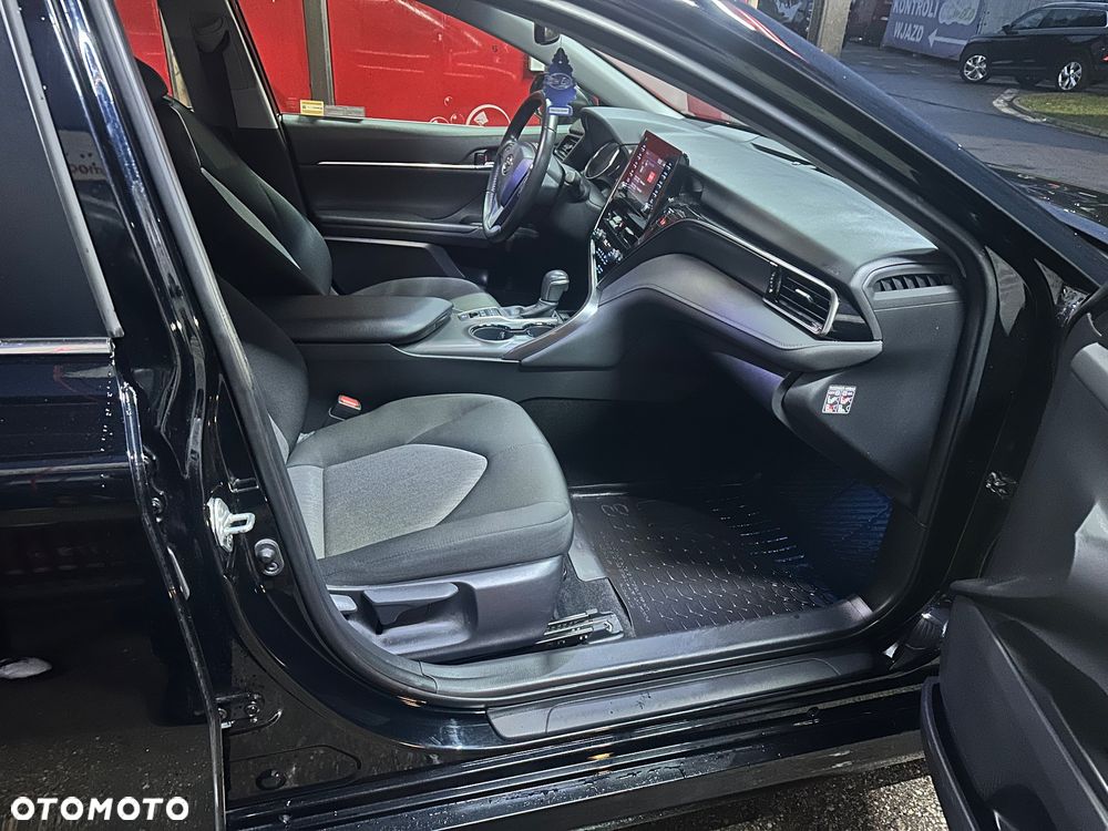 Toyota Camry 2.5 Hybrid Comfort CVT - 21