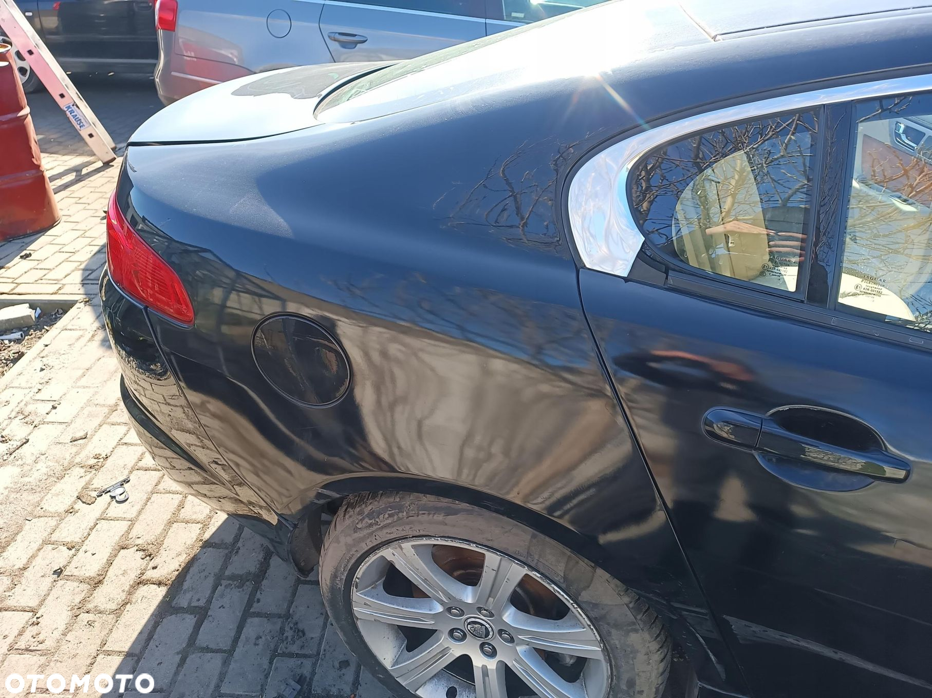 Jaguar XF 1 X250 07-11 BŁOTNIK PRAWY TYLNY TYŁ kod lakieru PEC - 3