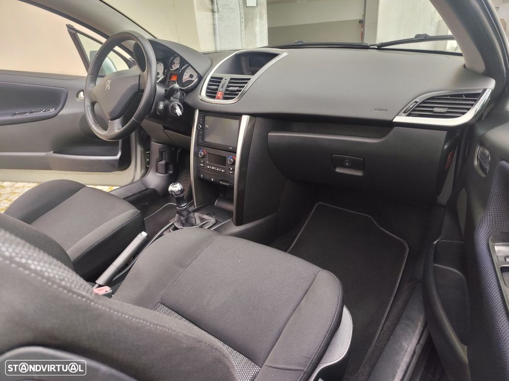 Peugeot 207 CC 1.6 HDi FAP Sport - 19