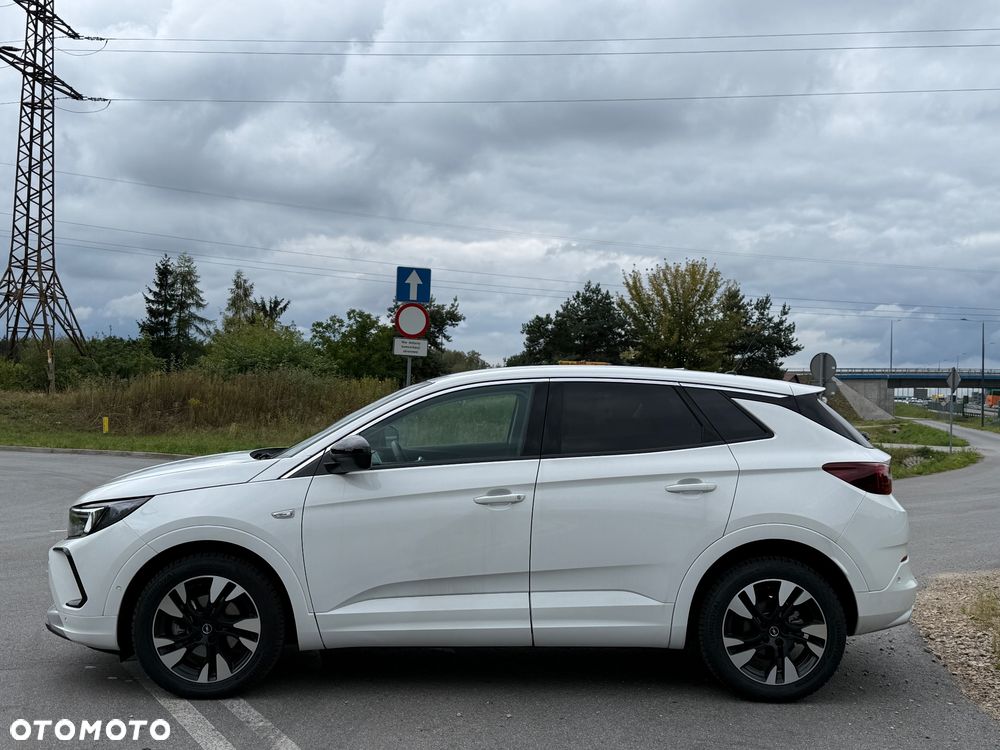 Opel Grandland 1.2 T Business Elegance S&S - 3