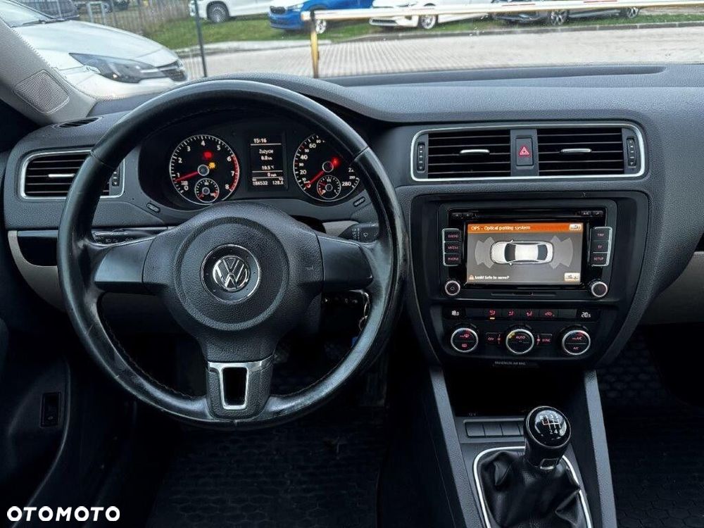 Volkswagen Jetta - 14