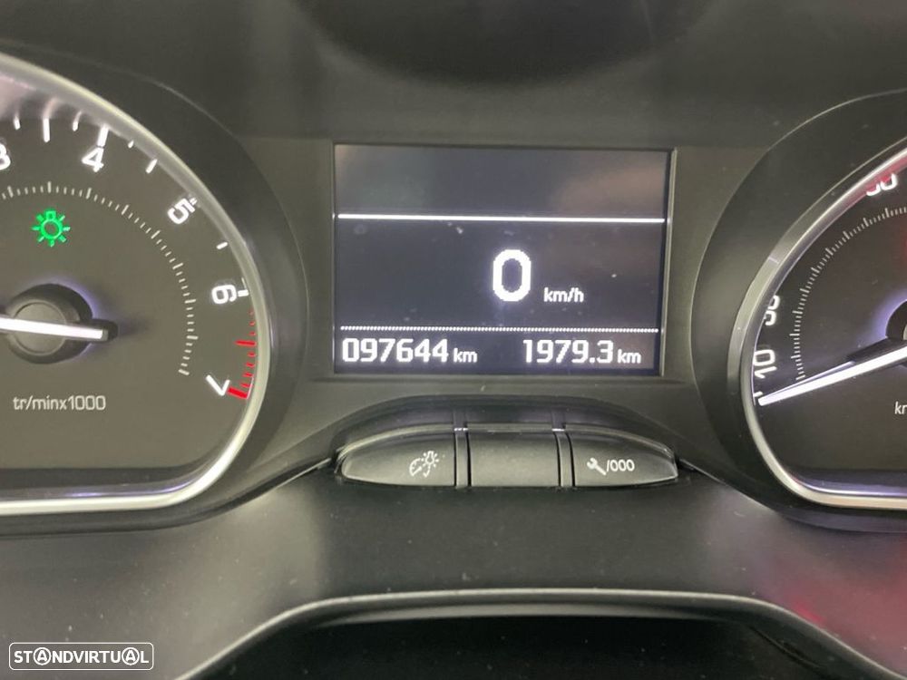 Peugeot 208 1.2 PureTech Active - 9
