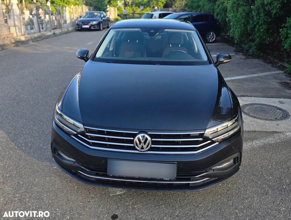 Volkswagen Passat 2.0 TDI DSG Comfortline - 11