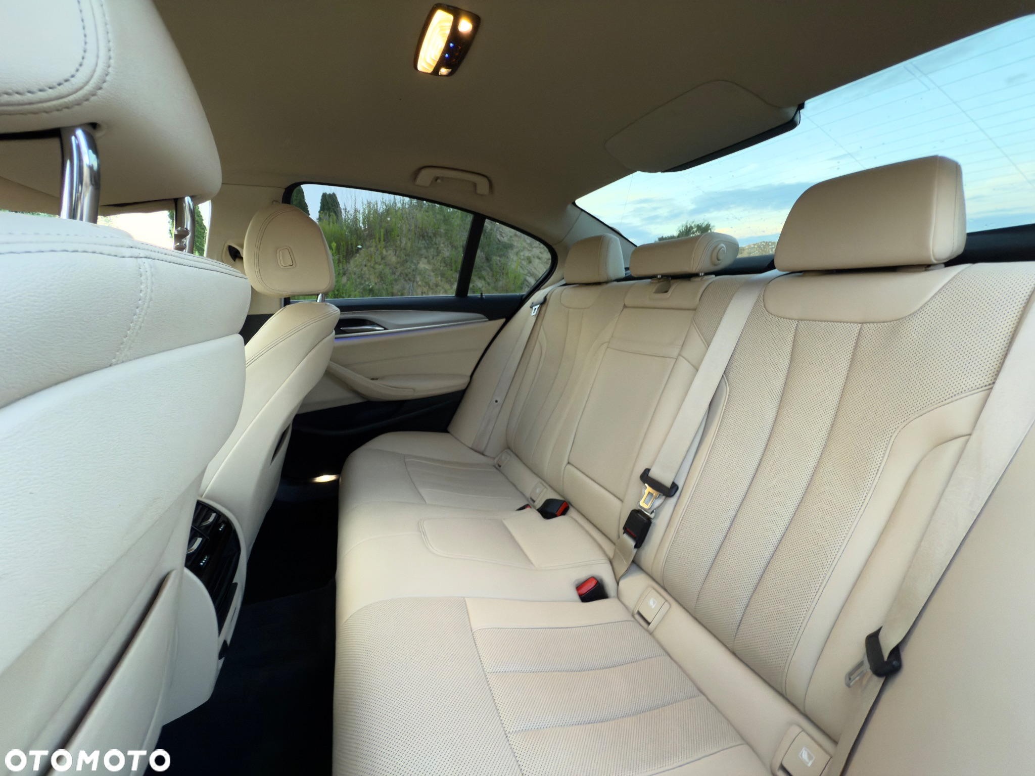 BMW Seria 5 530i xDrive - 14