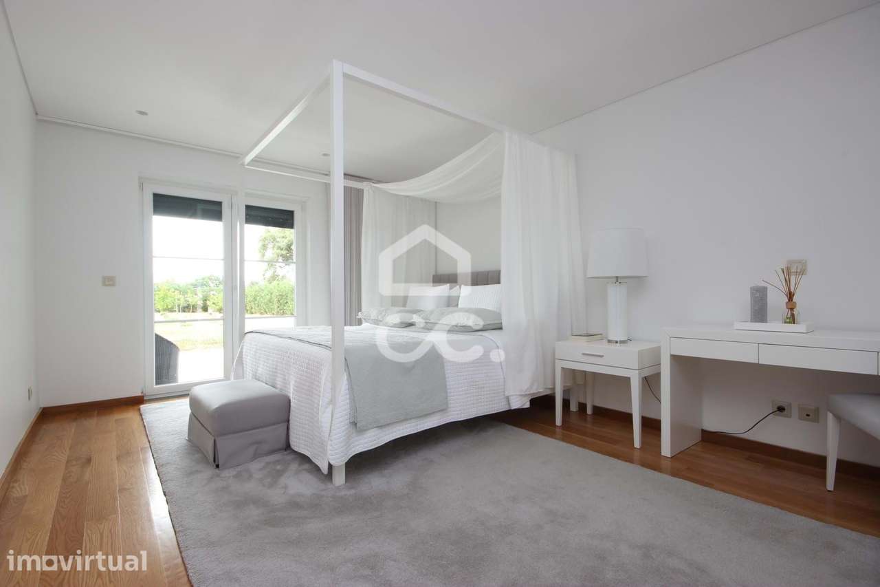 Quinta de 8500m2 com moradia térrea T6 e piscina | Évora - Grande imagem: 5/36
