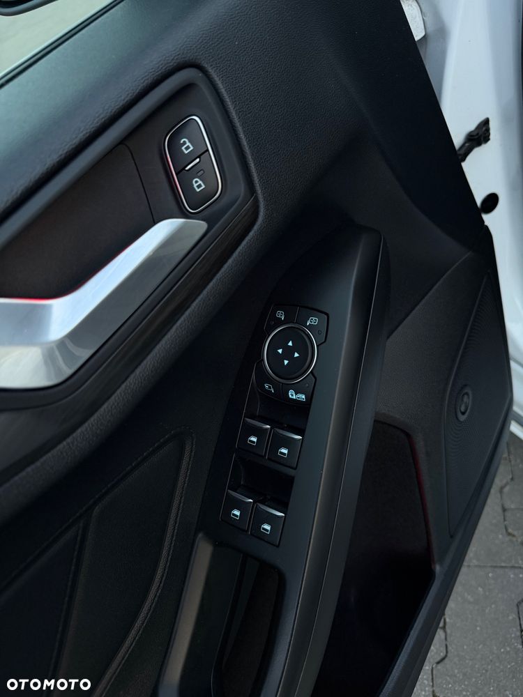 Ford Focus 2.0 EcoBlue Vignale - 23