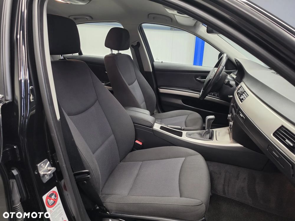 BMW Seria 3 318i Edition Exclusive - 33