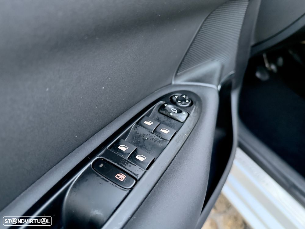 Citroën C4 HDi 110 Exclusive - 37