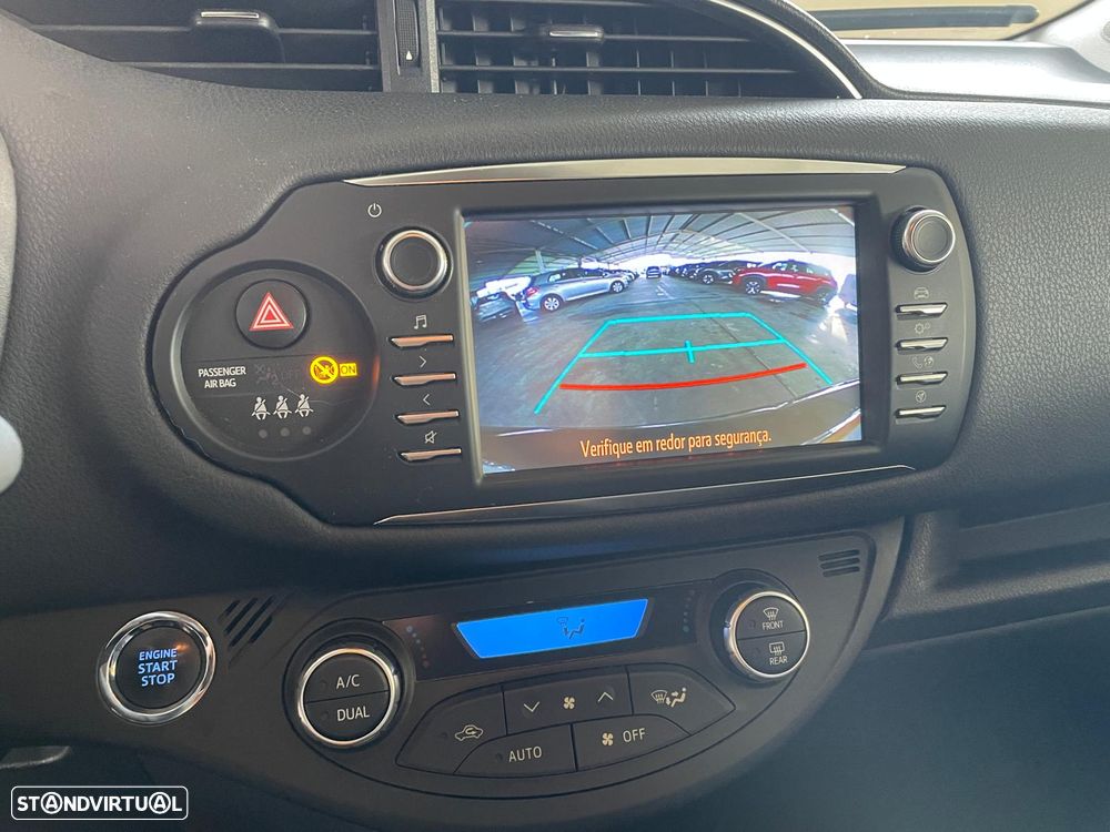 Toyota Yaris 1.5 VVT-i 20 Anos - 17