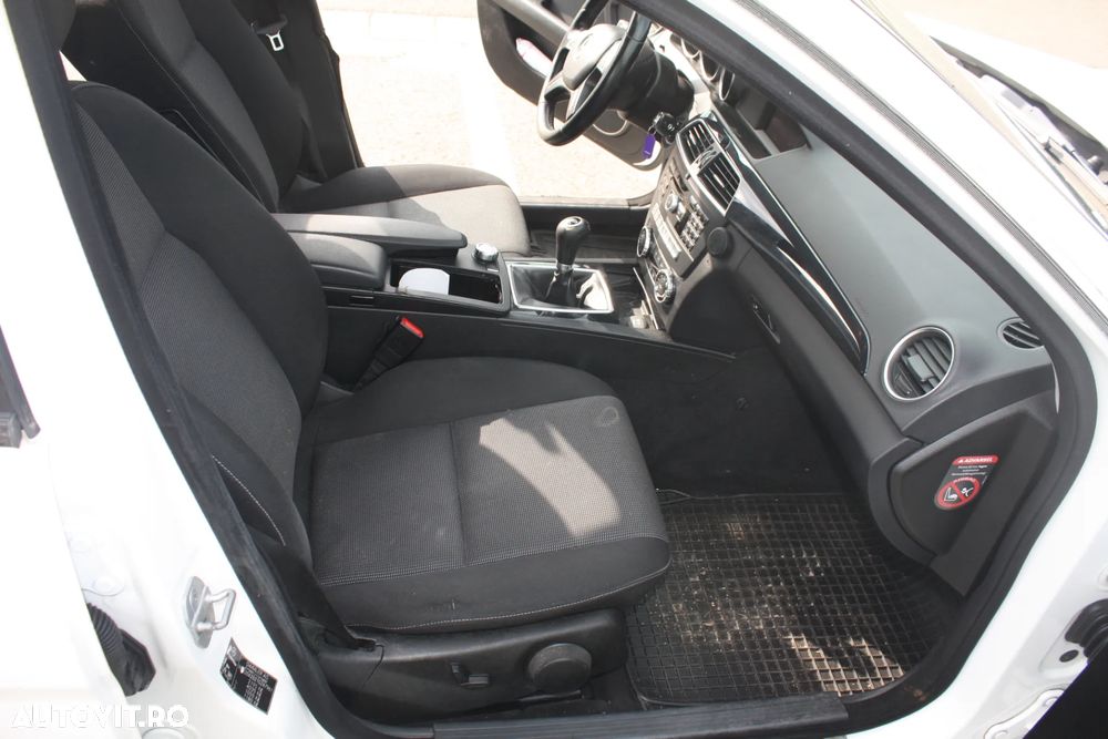 Mercedes-Benz C 220 CDI DPF (BlueEFFICIENCY) - 8