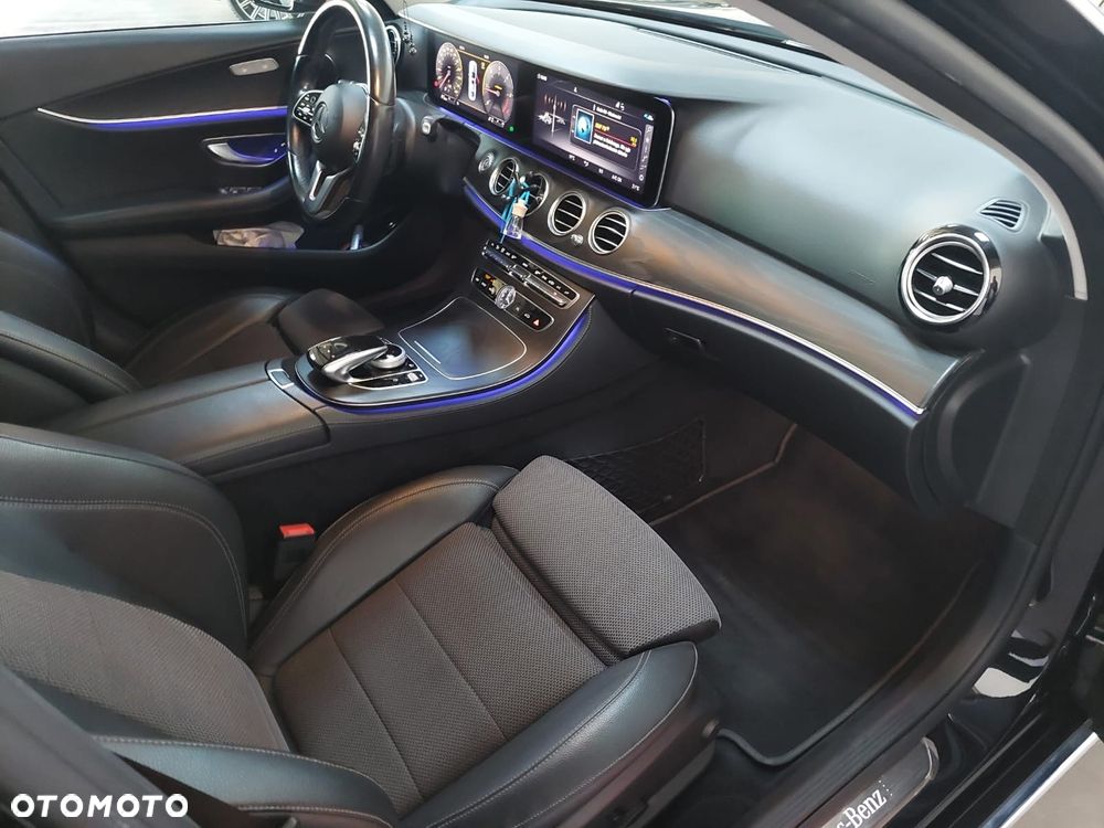 Mercedes-Benz Klasa E 220 d 4-Matic 9G-TRONIC - 18