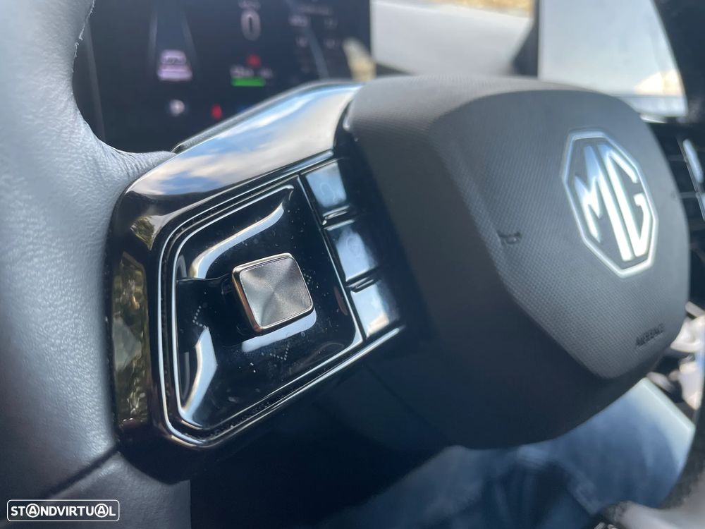 MG MG4 4 Luxury 64 kWh - 36