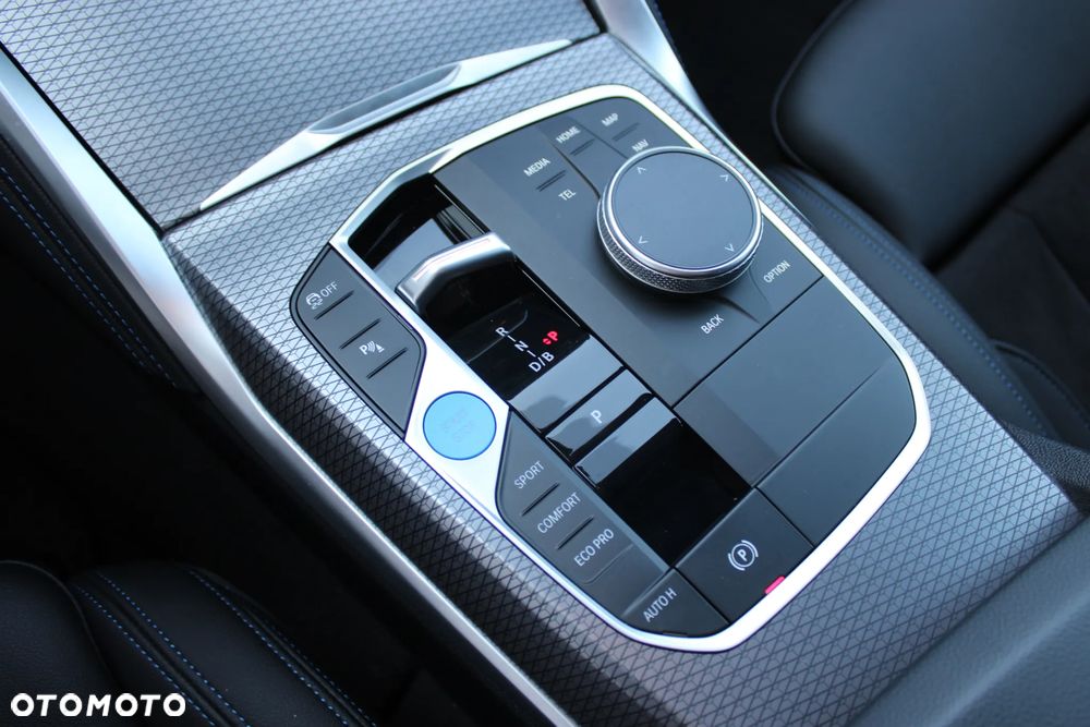 BMW i4 80.7kWh eDrive 35 M Sport - 18