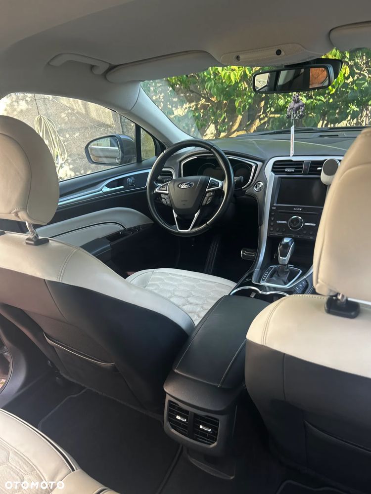 Ford Mondeo Vignale 2.0 EcoBoost - 26
