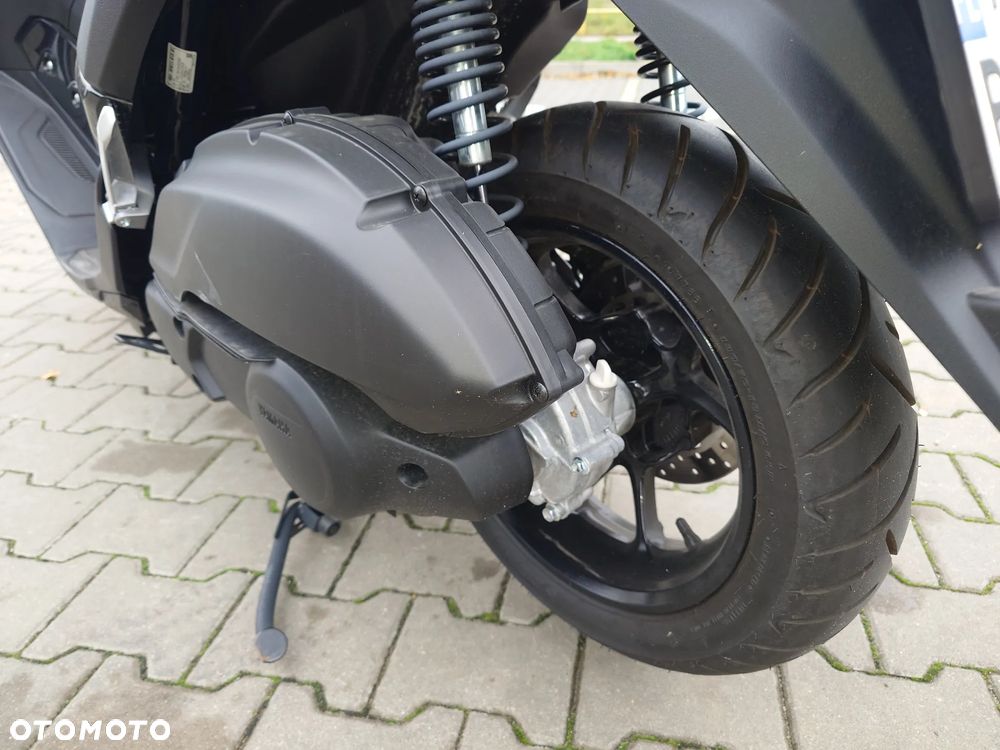 Yamaha NMAX - 18