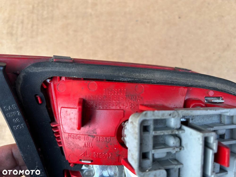 lampa prawa tylna tył klapy audi a4 b8 avant 21968002 - 3