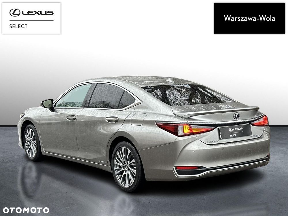 Lexus ES - 5