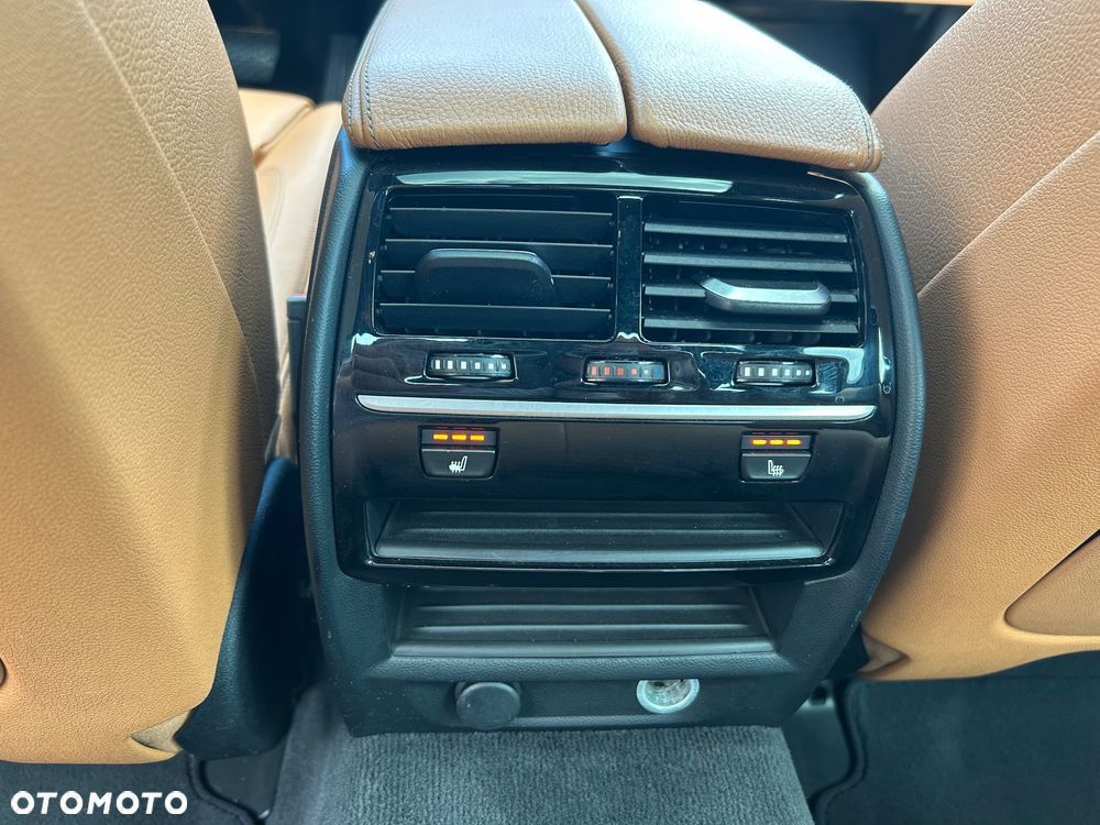BMW Seria 5 540i xDrive Luxury Line sport - 18