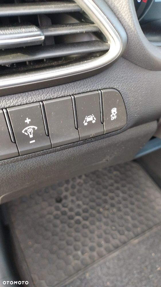 Hyundai i30 1.6 CRDi Classic + DCT - 34