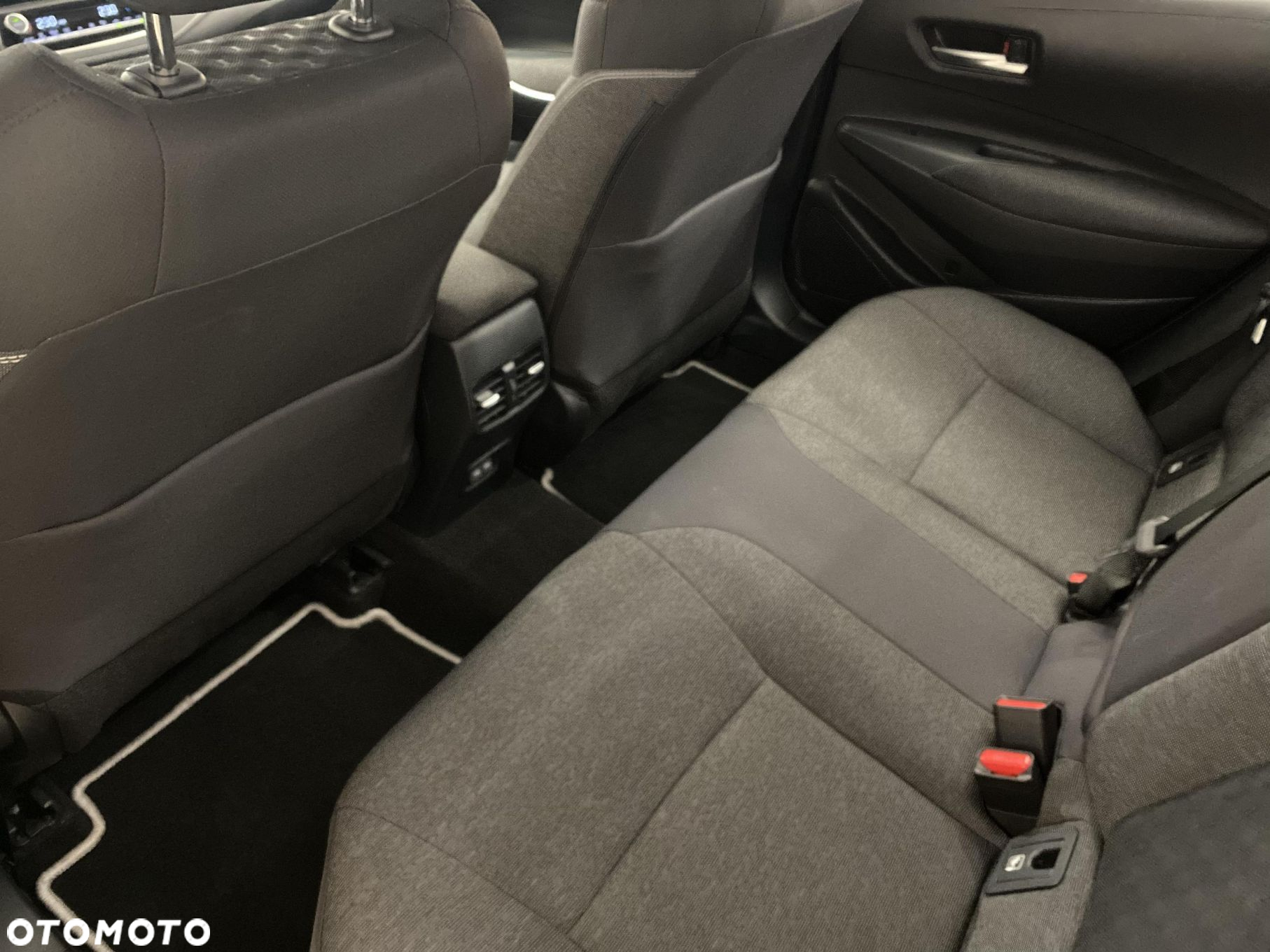 Toyota Corolla 1.8 Hybrid Comfort - 11