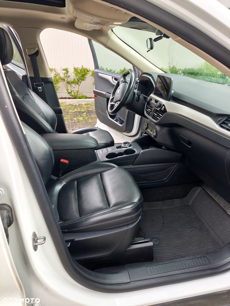 Ford Kuga - 10