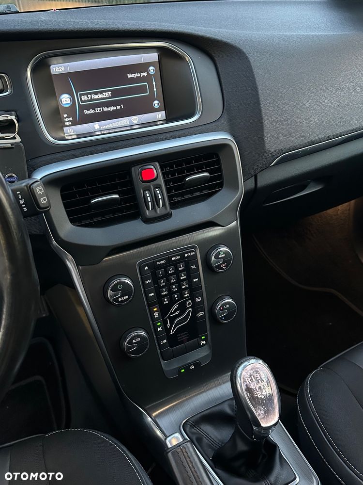 Volvo V40 D2 Momentum - 9