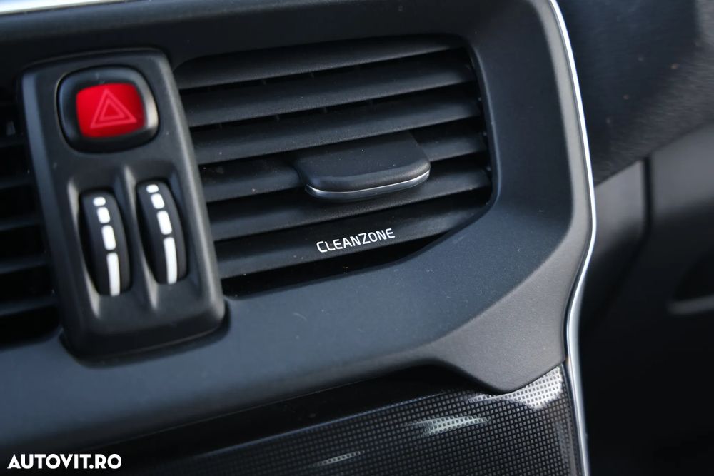 Volvo V40 D3 Geartronic Momentum - 39