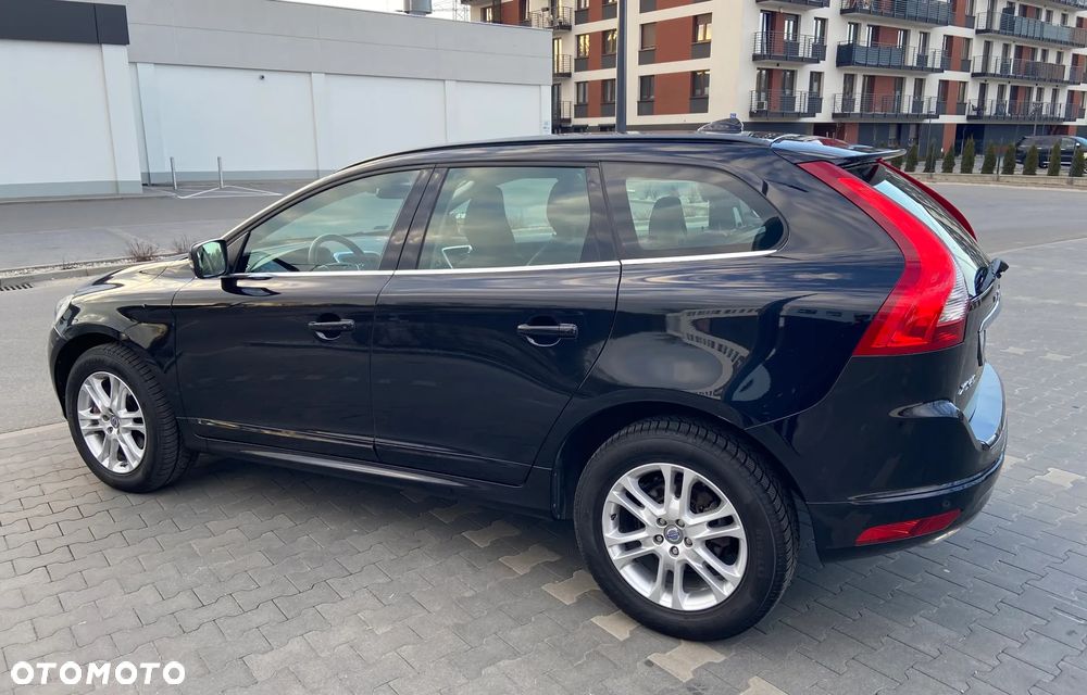 Volvo XC 60 D4 AWD Momentum - 4