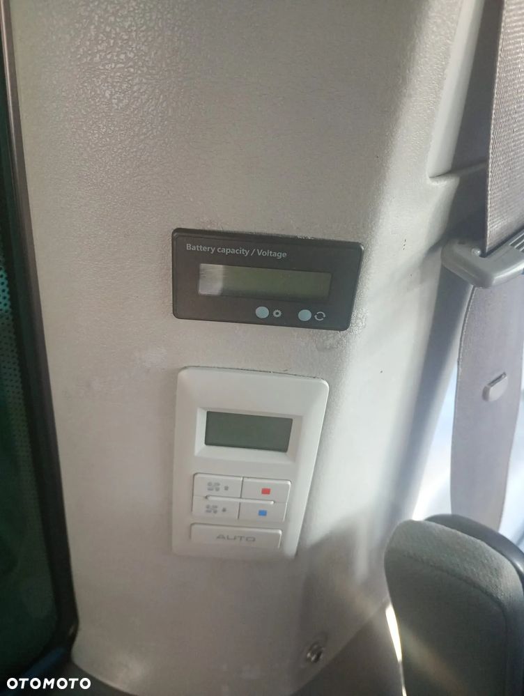 Volkswagen Multivan - 11