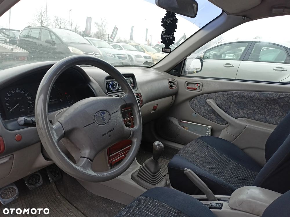 Toyota Corolla - 6