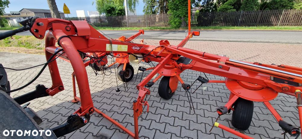 Kuhn GF 6502 6-cio karuzelowa 6,5M Pierwszy właściciel Jak nowa - 3