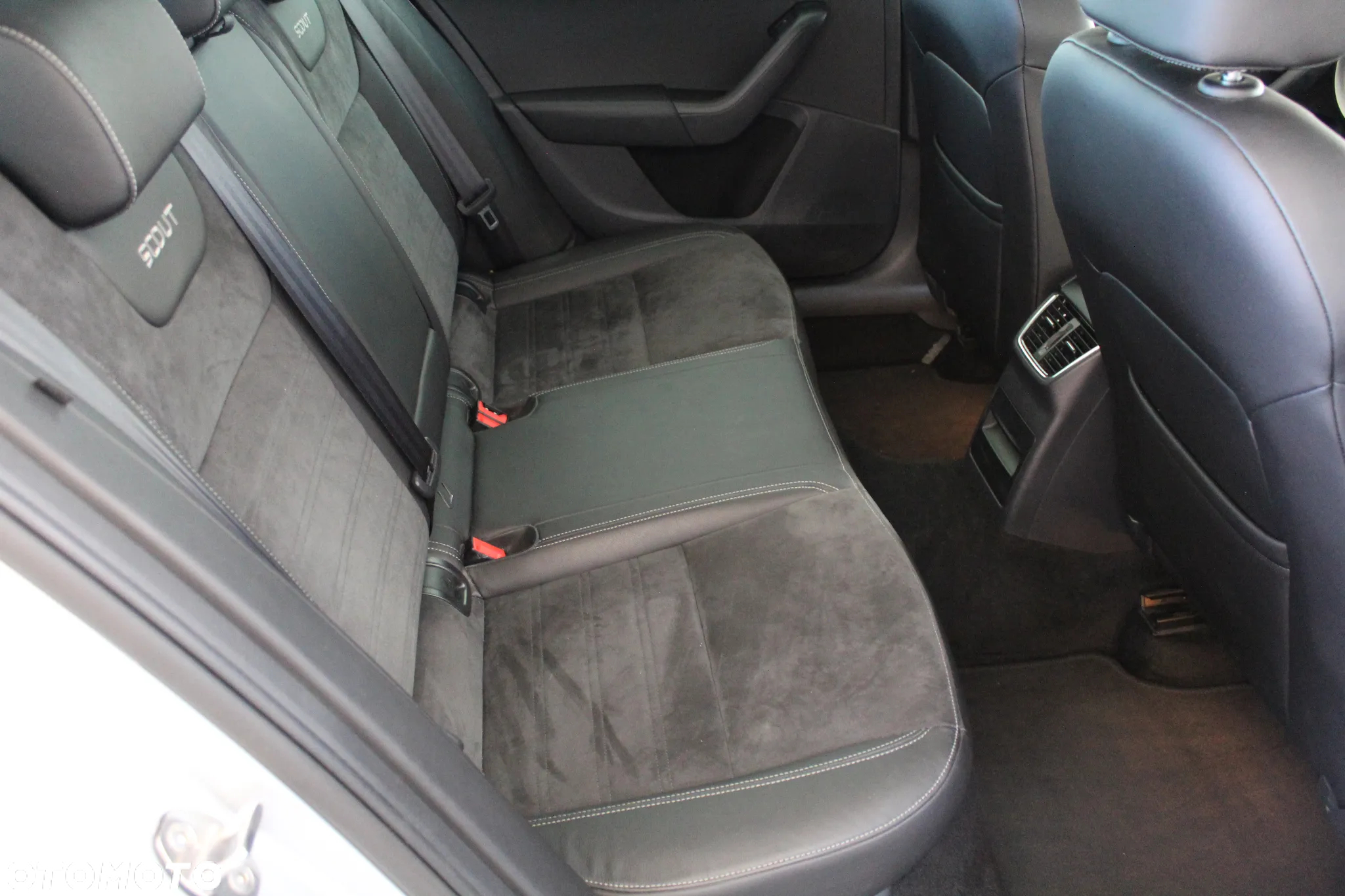 Skoda Octavia 2.0 TSI 4x4 Scout DSG - 17