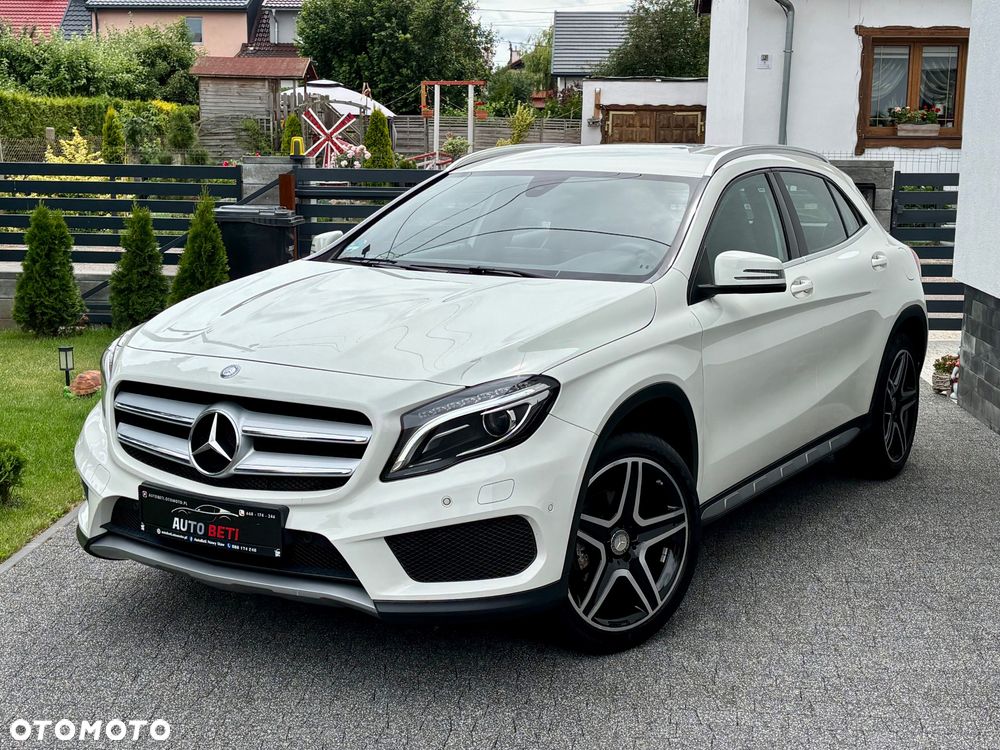 Mercedes-Benz GLA 180 AMG Line - 13