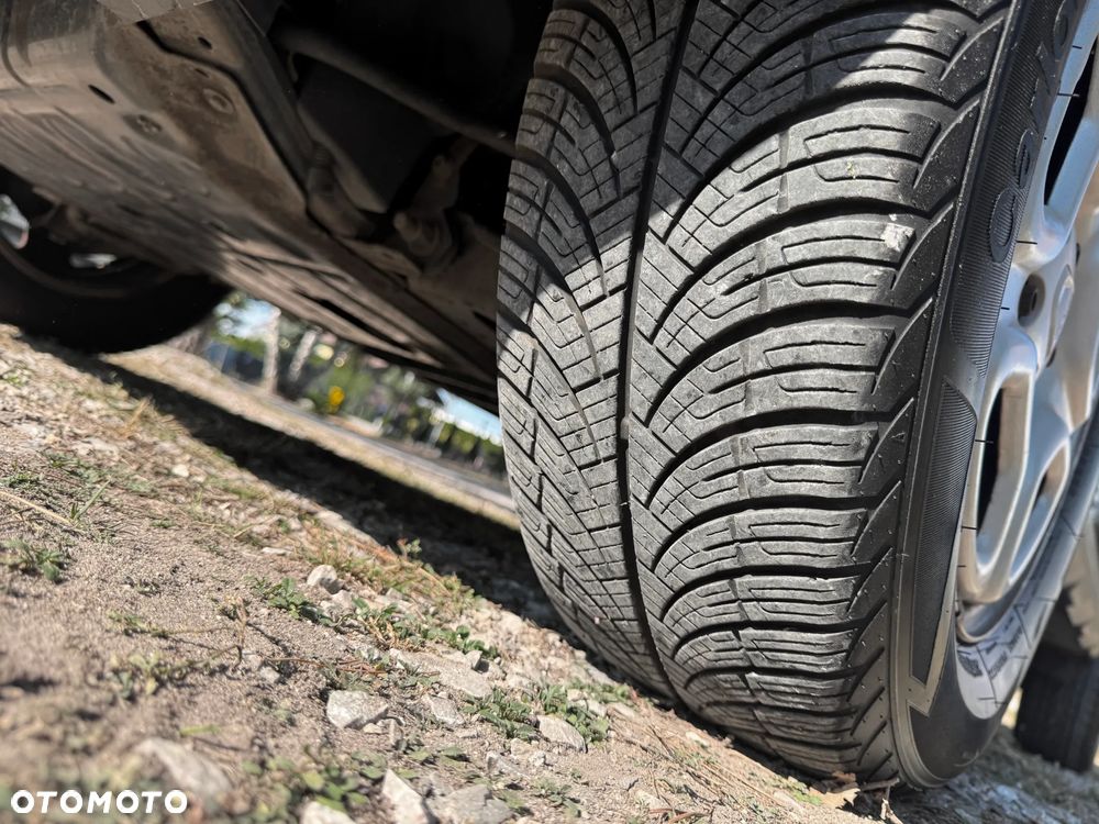 Dacia Duster 1.6 SCe Urban Explorer S&S - 40