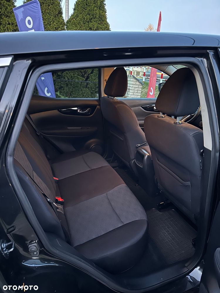 Nissan Qashqai 1.6 DCi 4x4 N-Connecta - 11