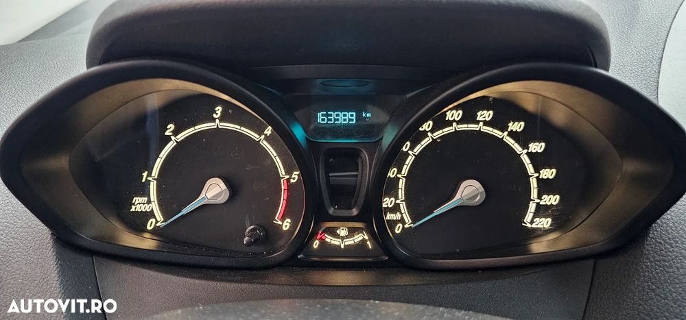 Ford Transit Courier - 6