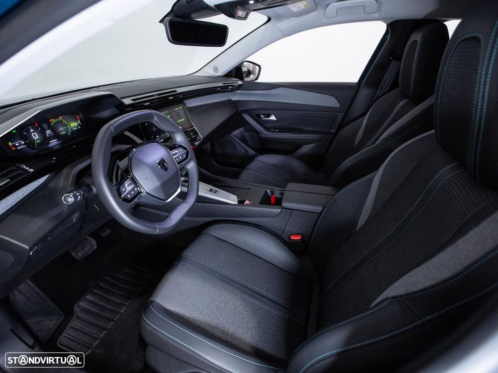 Peugeot 408 1.2 Hybrid Allure e-DCS6 - 8