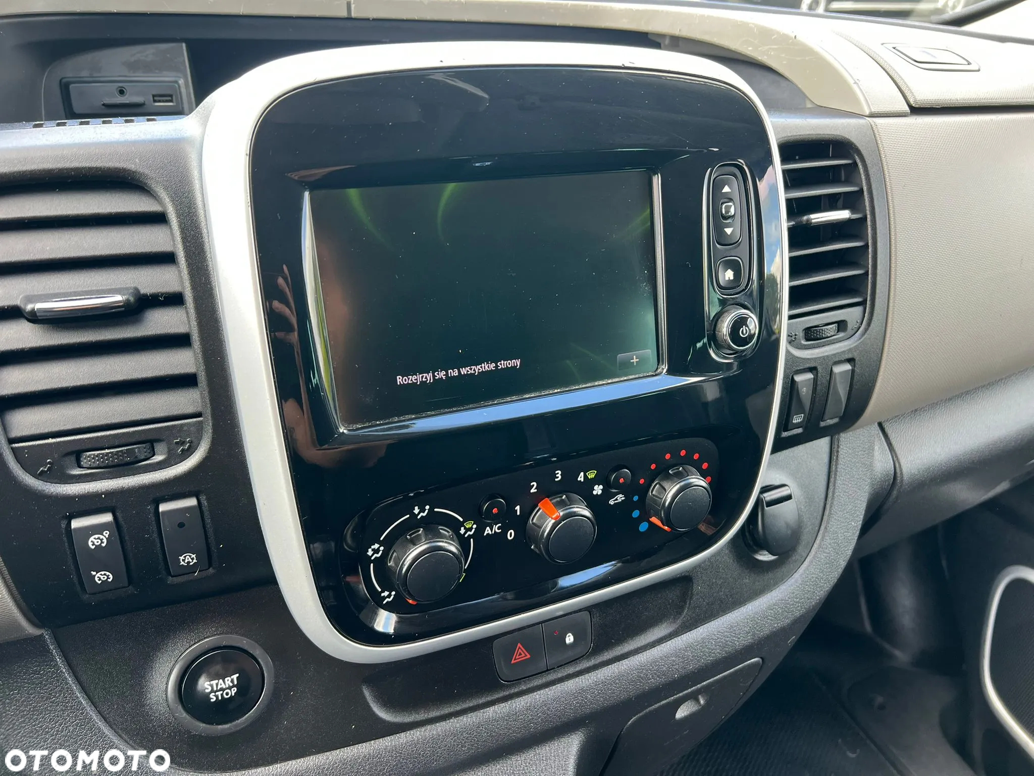 Renault Trafic - 12