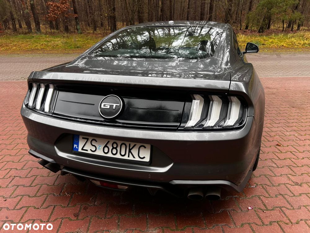 Ford Mustang - 8