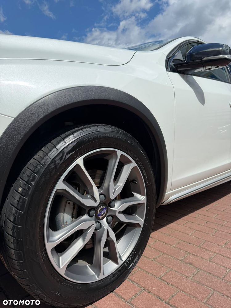 Volvo V60 Cross Country T5 AWD Momentum - 3