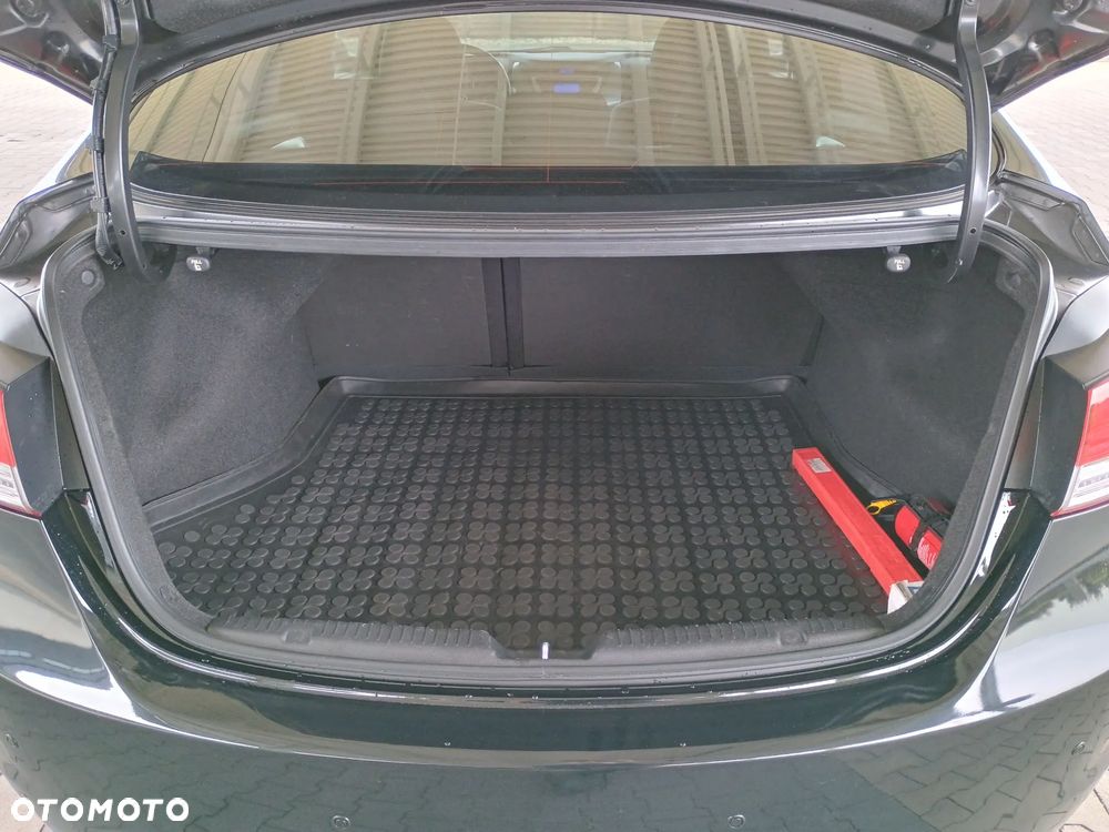 Hyundai Elantra 1.6 Comfort - 25