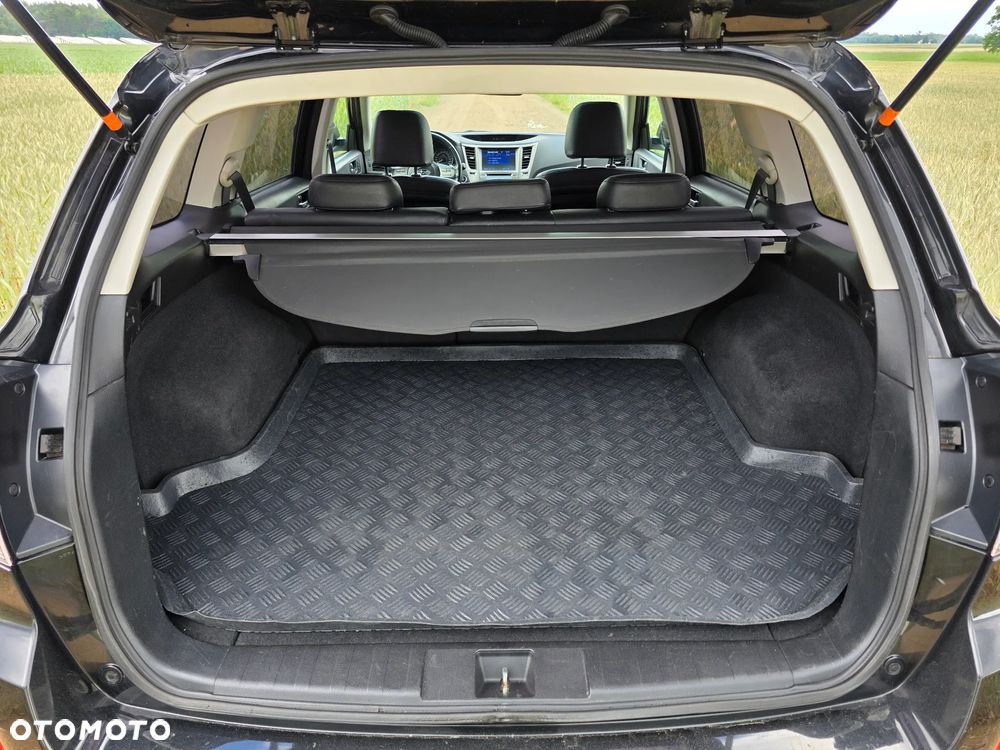 Subaru Outback - 36